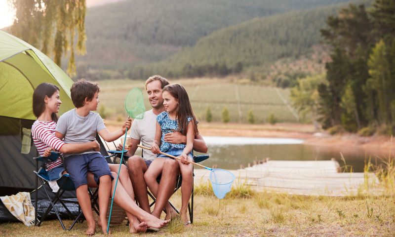 Beginn der Sommerferien: Eltern campen mit ihren Kindern