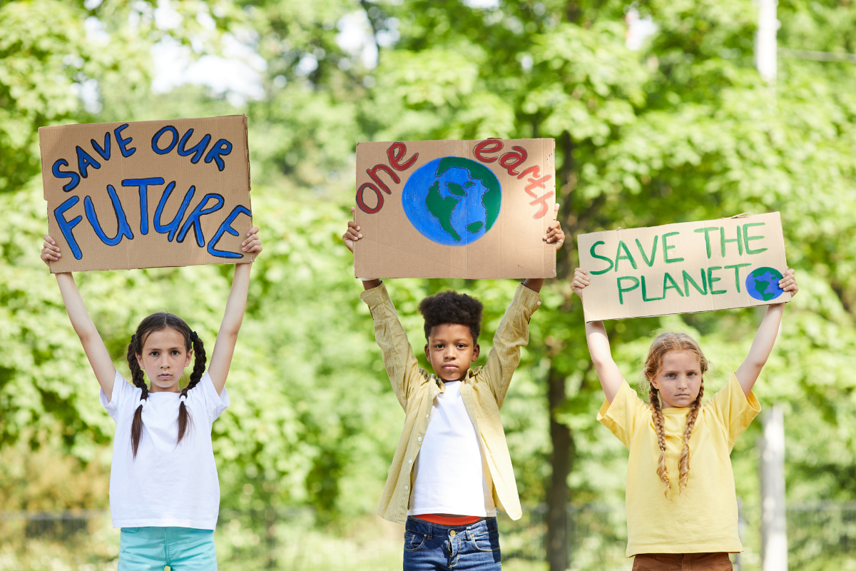 Nachhaltig leben: Kinder demonstrieren für eine bessere Zukunft