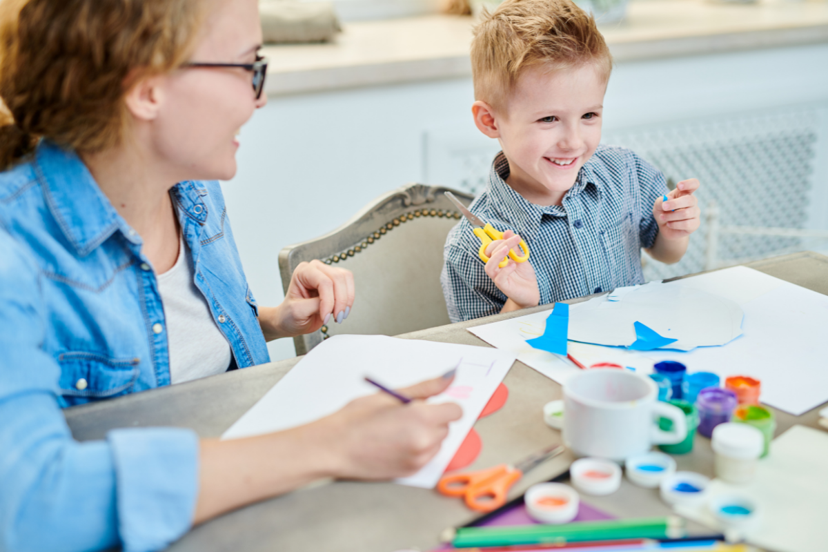 Faschingskostüme für Kinder_Mutter und Sohn basteln Faschingskostüme