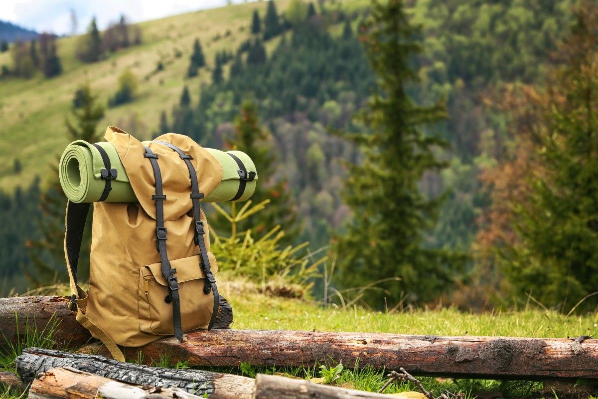 Wandern mit Kindern: Wanderrucksack mit Isomatte