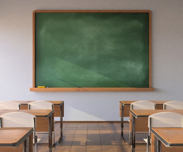 Lehrermangel: leerer Klassenraum